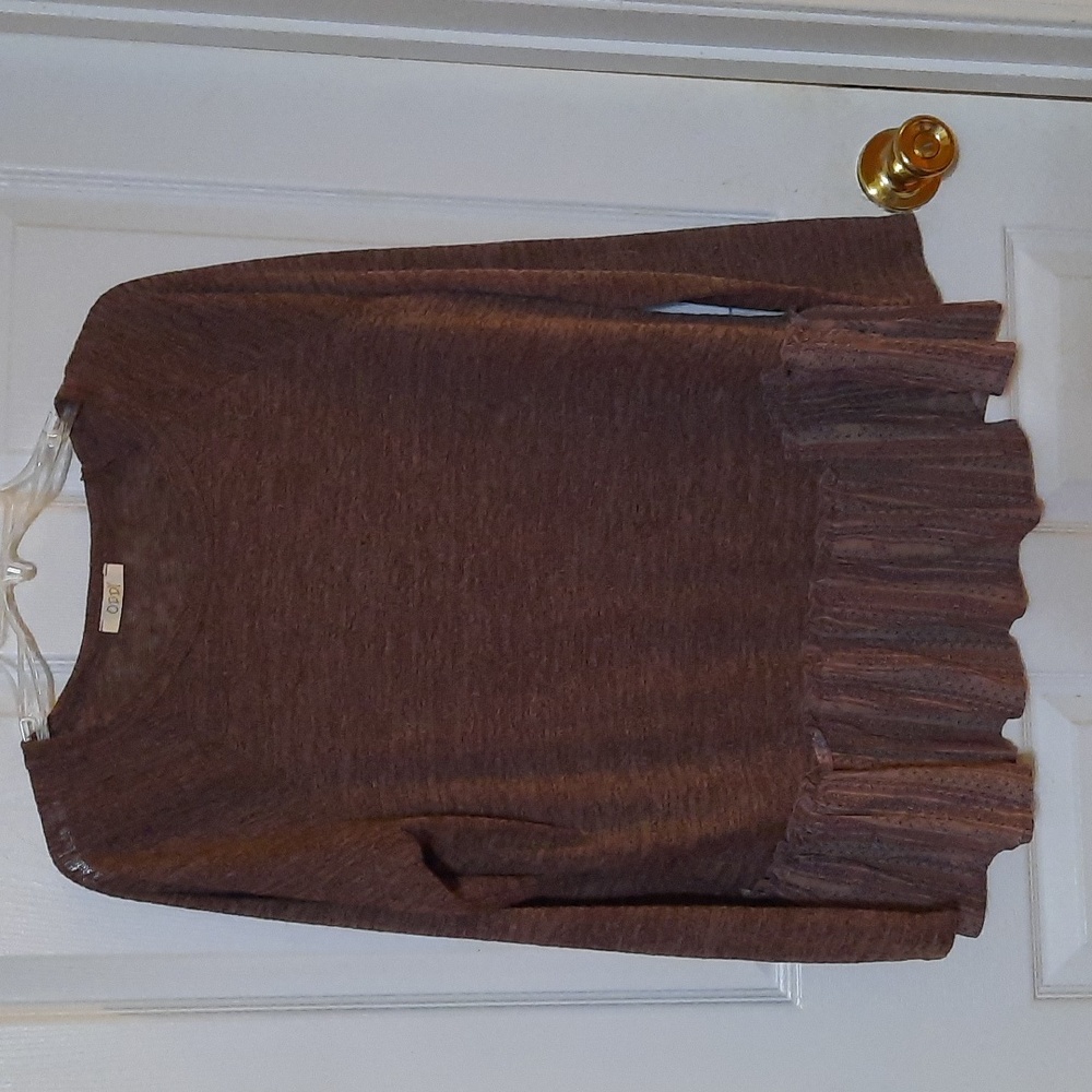 Sweater - Picture 1 of 4